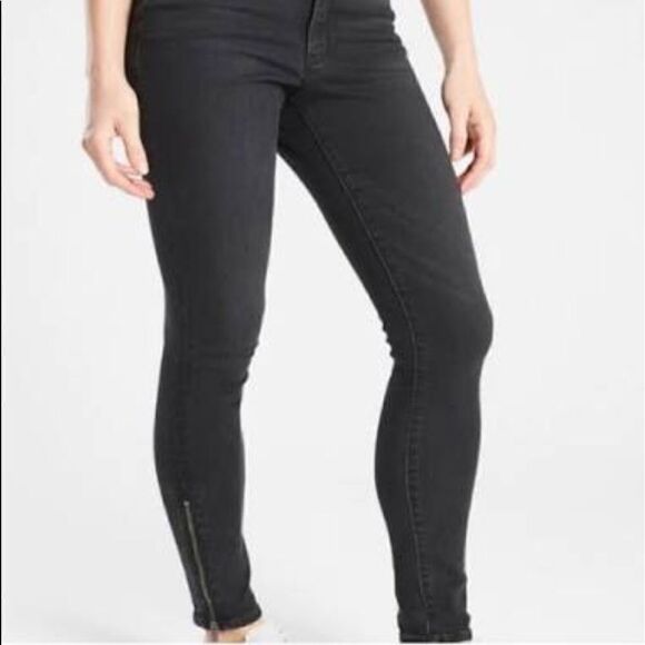 Athleta Size 4 black skinny jeans zipper ankle - Picture 1 of 6